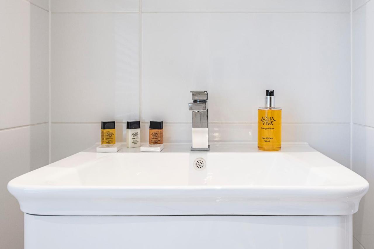 Cozy And Serene Brand-New Flat In Kilburn, London Apartment Екстериор снимка